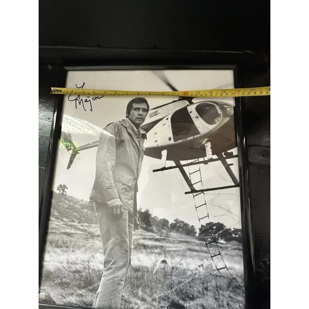 Lee Majors Signed Photo Lot of 3 Six Million Dollar Man JSA Authenticated